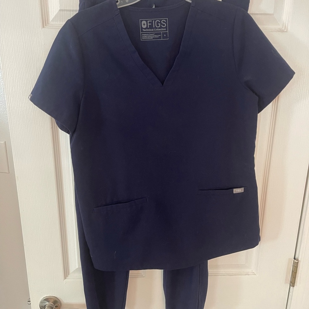 Figs navy Scrub set
